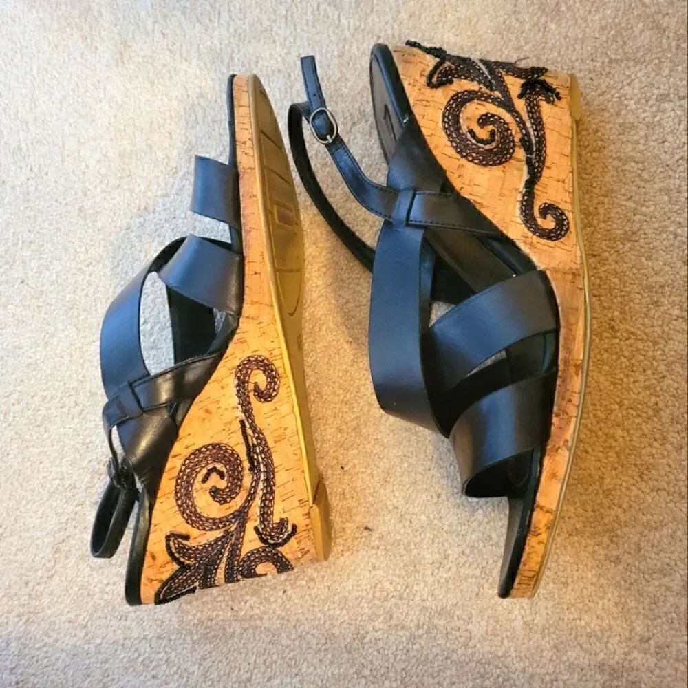 Bandalino Wedge shoes with unique heel design. Leather upper. Size 11